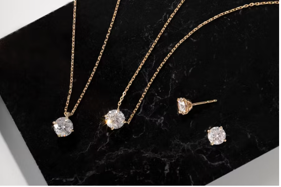 מוסאנייט לעומת יהלומי מעבדה: המדריך המלא לבחירה חכמה