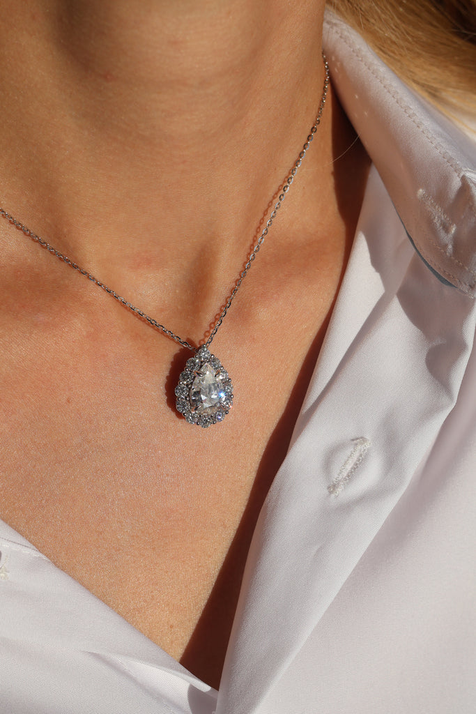 למה היהלום לא מנצנץ כמו פעם? המדריך המלא להחזרת הברק לתכשיט שלך