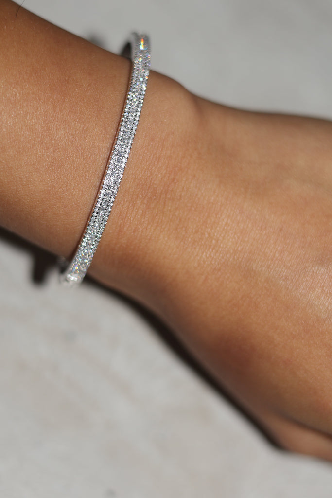 צמיד טניס יד שנייה: המדריך המלא ליוקרה במחיר משתלם