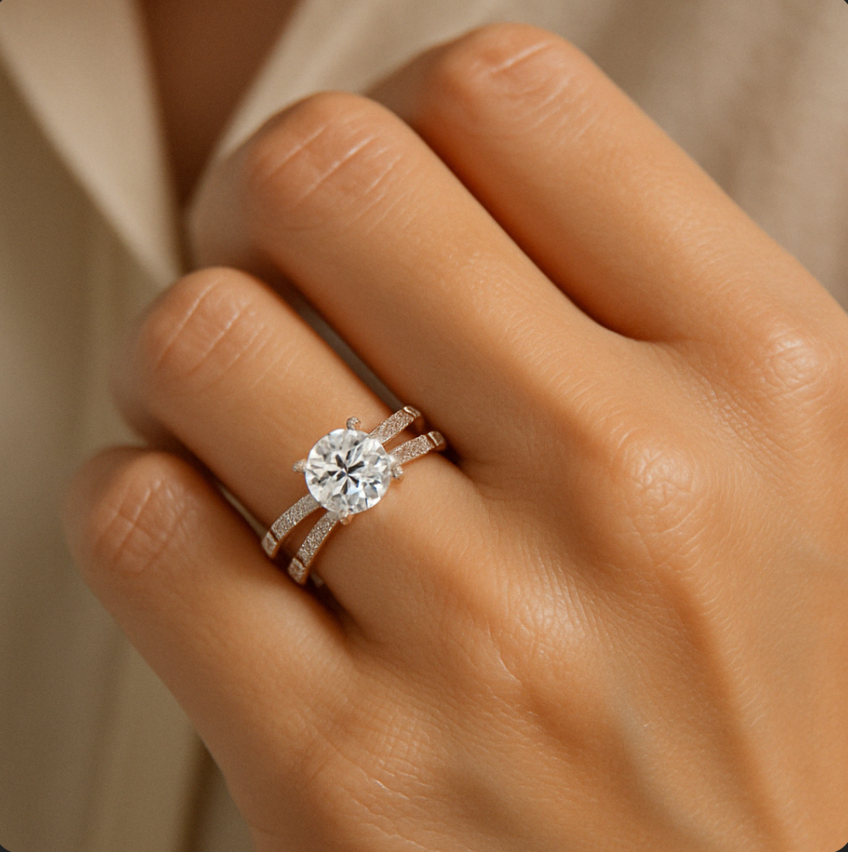 טבעת אירוסין עם עיצוב אישי – הגשימו את חלום הצעת הנישואין המושלמת