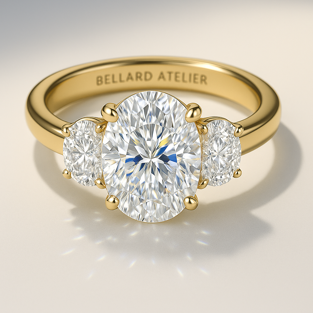 טבעת אובל 5 קאראט עם חצאי ירח משובצים בצדדים