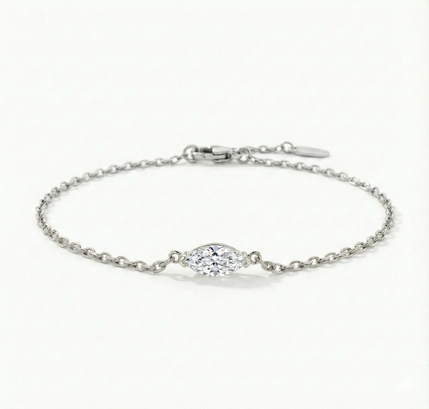 צמיד מרקיז 2 קראט · Single Marquise Bracelet