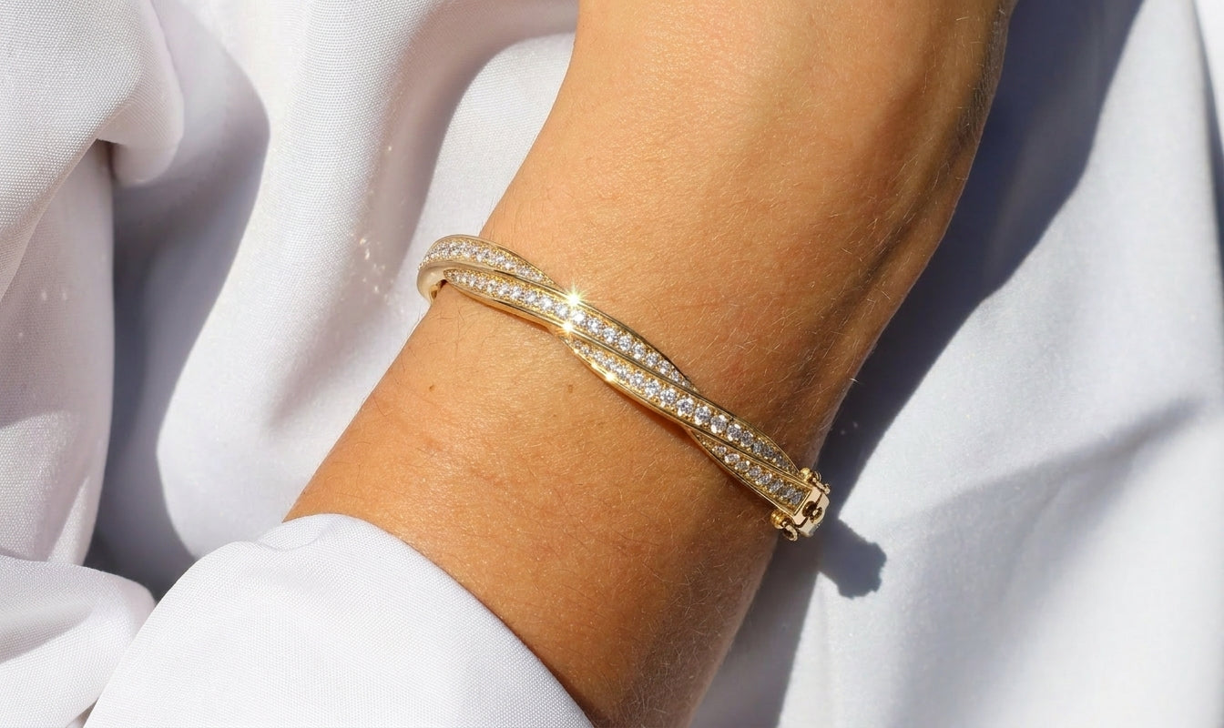 צמיד קשיח טוויסט · Pavé Twist Bangle
