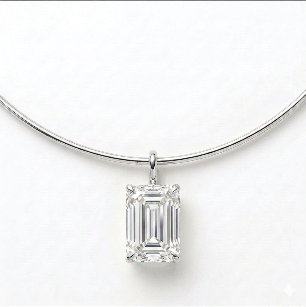 שרשרת קשיחה עם תליון אמרלד · Emerald Choker