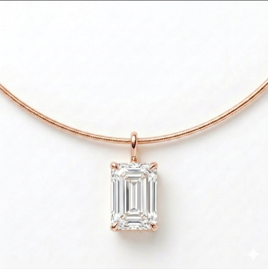 שרשרת קשיחה עם תליון אמרלד · Emerald Choker
