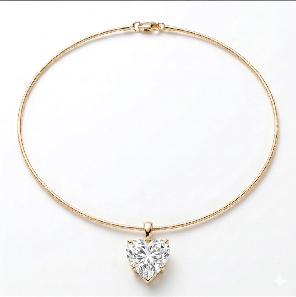 שרשרת קשיחה עם תליון לב · Heart Choker