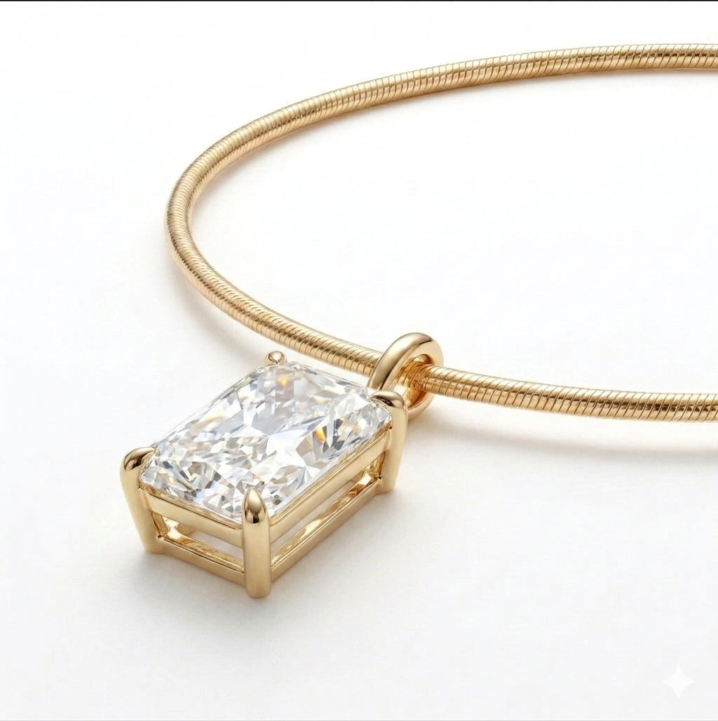 שרשרת קשיחה עם תליון רדיאנט · Radiant Choker