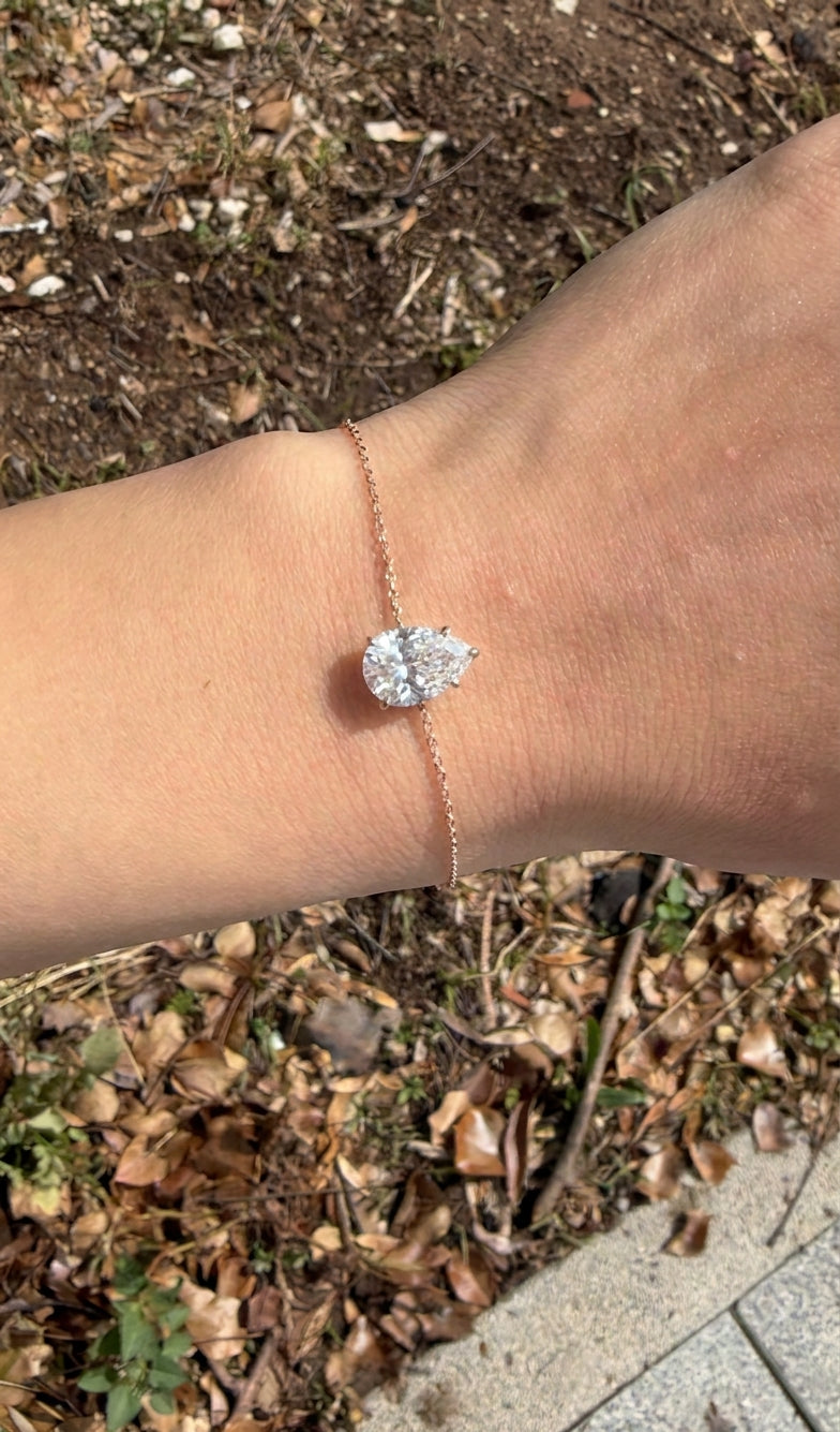צמיד טיפה 2 קראט · Single Pear Bracelet