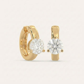 עגילי Round Solitaire Huggie · 2 קראט כל צד